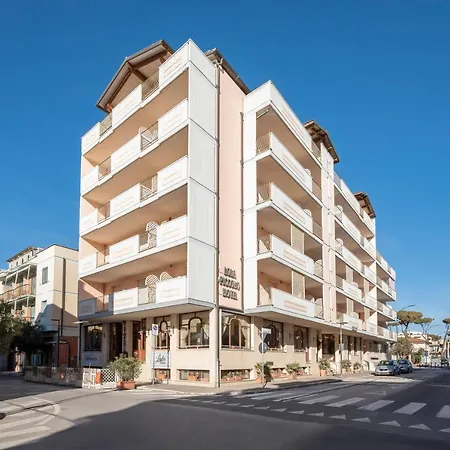Hotel Lola Piccolo E 4*