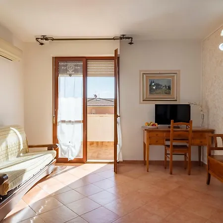 Hotel Lola Piccolo E