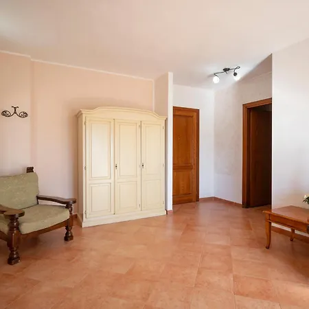 Lola Piccolo E Hotel