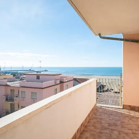 Lola Piccolo E Hotel