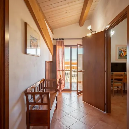 Hotel Lola Piccolo E