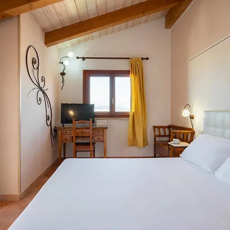 Lola Piccolo E Hotel 4*