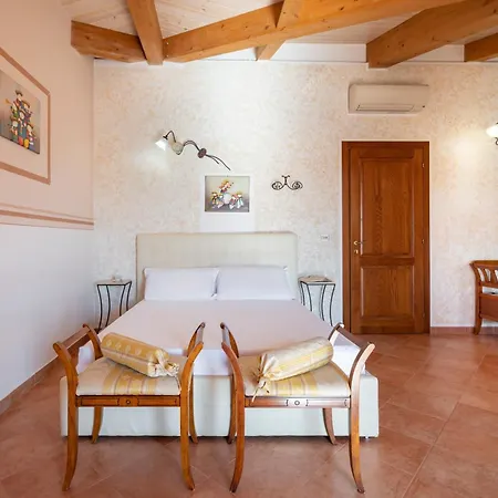Hotel Lola Piccolo E
