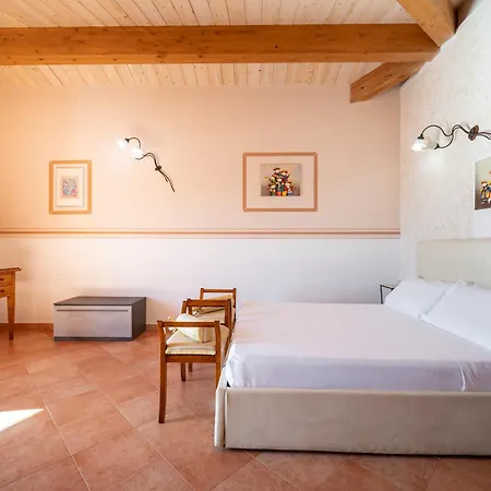 Lola Piccolo E Hotel Marina di Grosseto