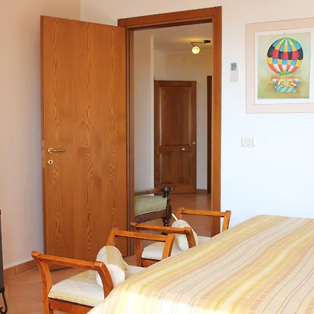 Lola Piccolo E Hotel