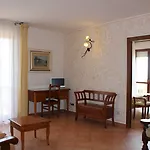 Lola Piccolo E مارينا دي غروسيتو