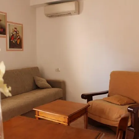 Lola Piccolo E Hotel 4*