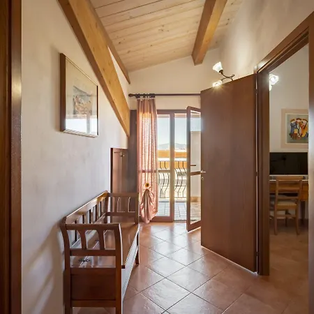 Hotel Lola Piccolo E